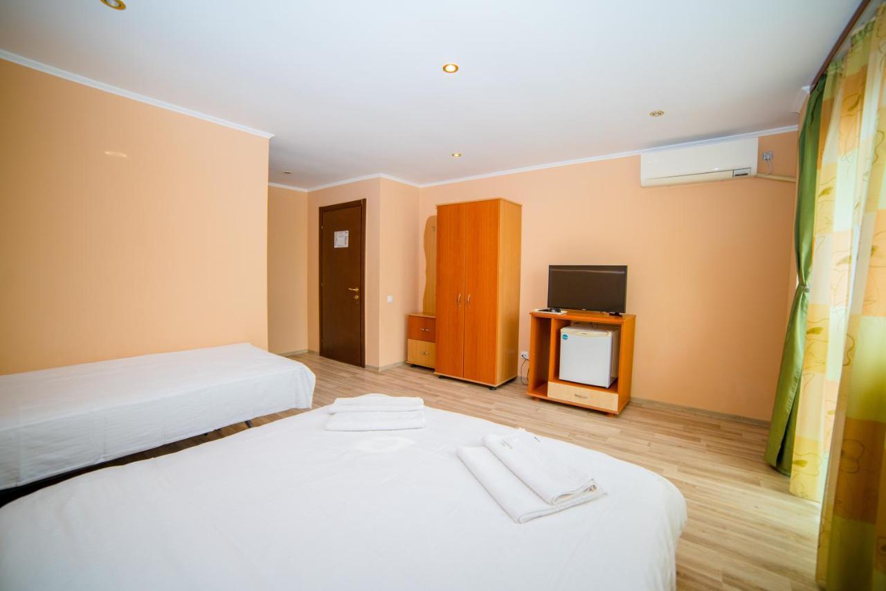Hotel Casa Soarelui Două Mai Exterior foto